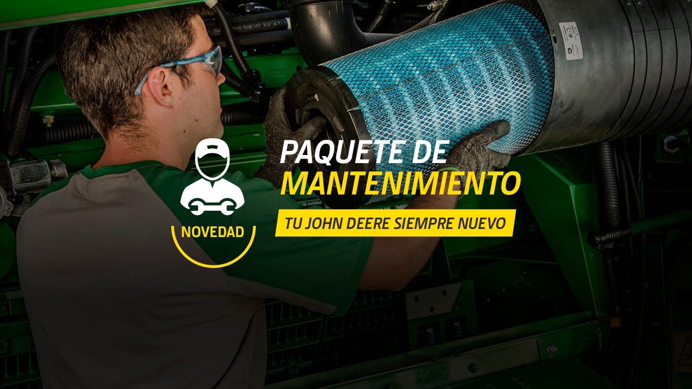 Técnico John Deere realizando mantenimiento especializado